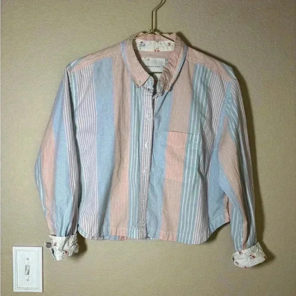 american eagle Tops - America Eagle cropped button down striped top size XS in excellent condition